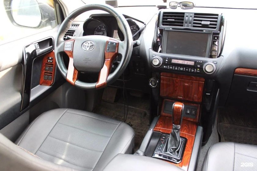 Toyota Land Cruiser Prado 150 салон