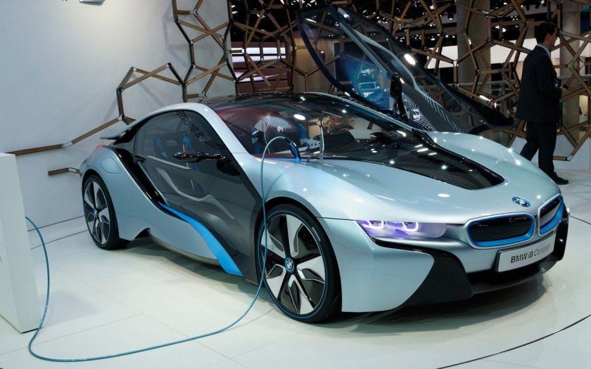 Электро БМВ i8