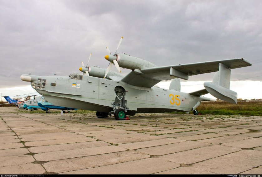 Бериев бе 12