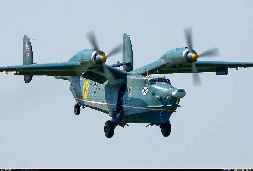 Гидросамолет бе-12