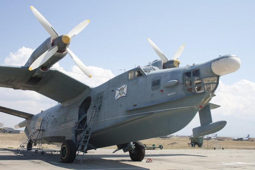 Гидросамолет бе-12