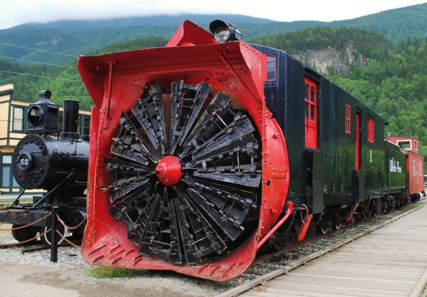 Огромный поезд