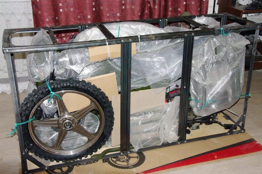 Упакованный мотоцикл