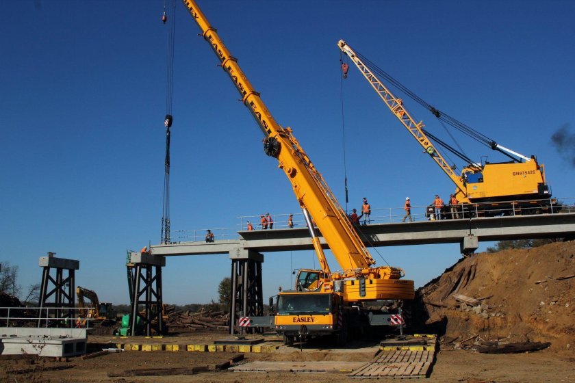 Экскаватор Зумлион 245