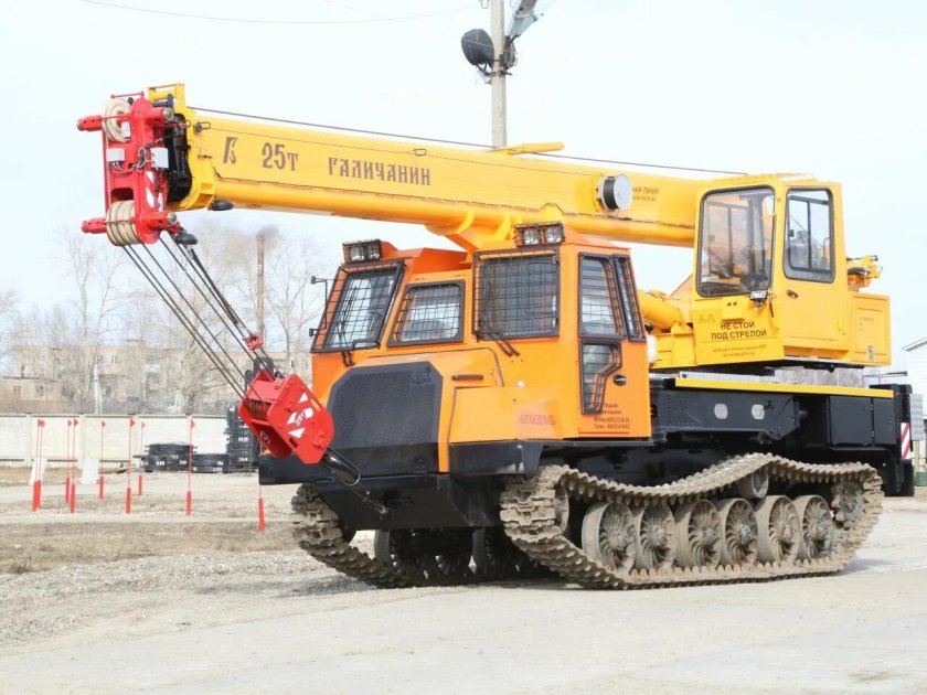 Кран стреловой самоходный КС-59713-14т