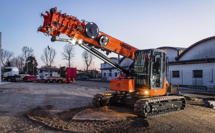 SPK-60 - гусеничный телескопический кран