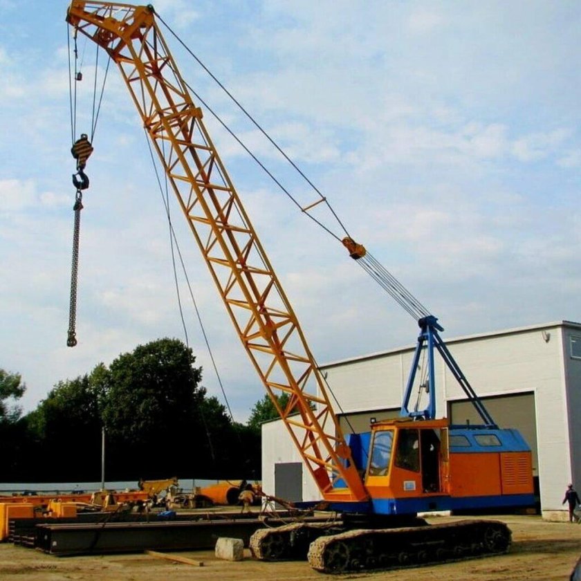 Гусеничный кран дэк-631