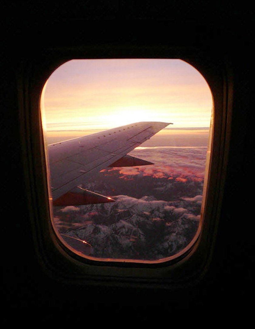 Иллюминаторы самолета вечер