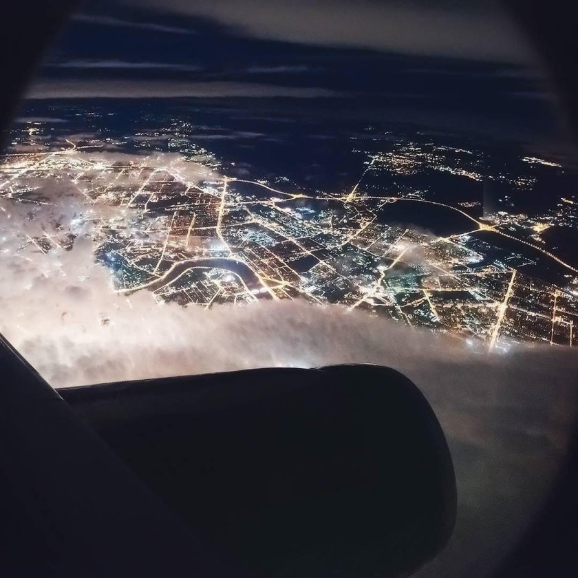 Ночной Санкт-Петербург из иллюминатора
