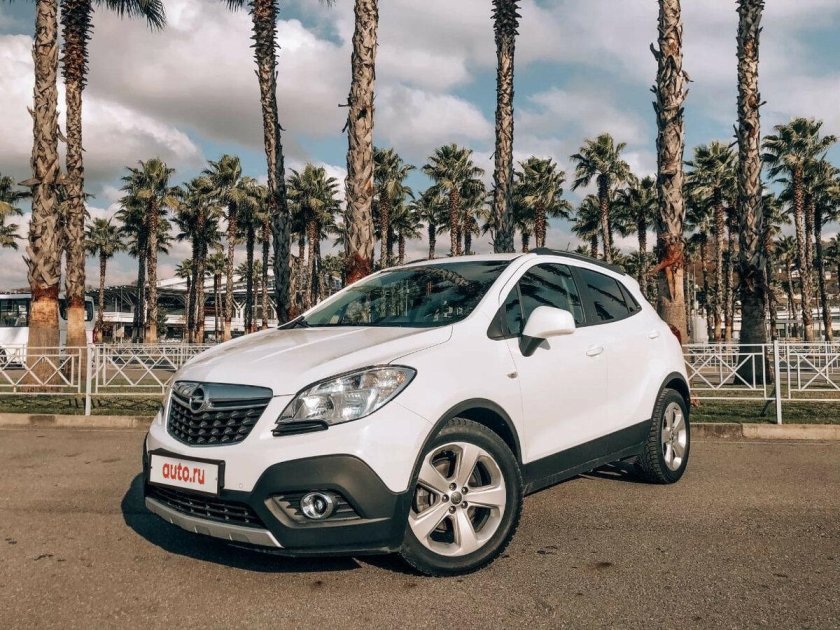 Opel Mokka белый