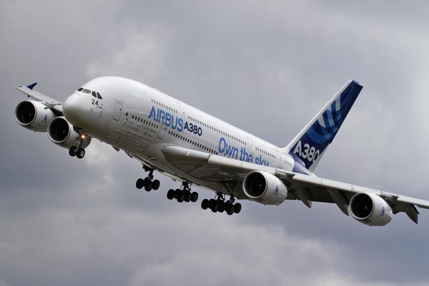 Airbus a380 шасси