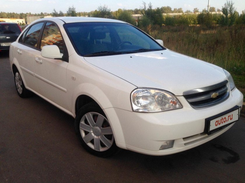 Chevrolet Lacetti белая