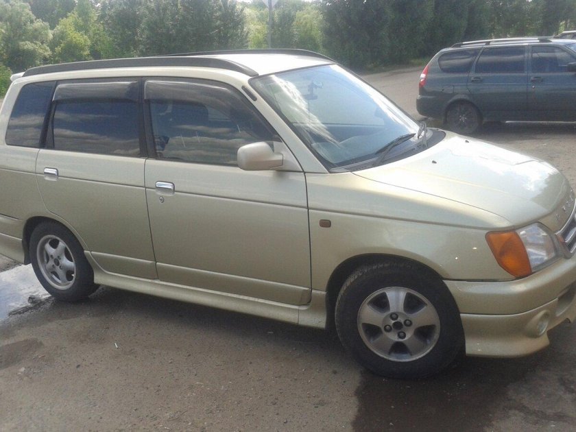 Daihatsu pyzar 1999