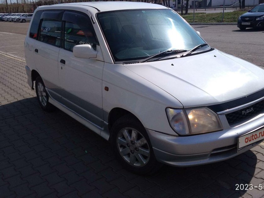 Daihatsu pyzar 1997