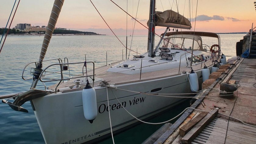 Яхта Океанис 50