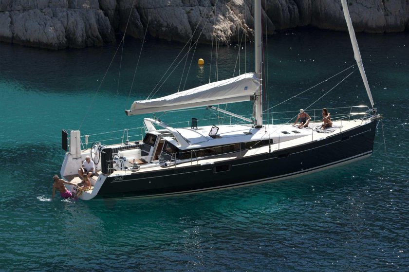 Парусная яхта Beneteau 50