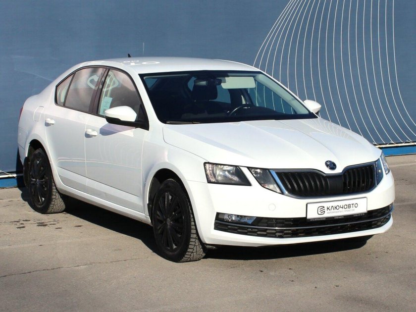 Белая шкода октавия