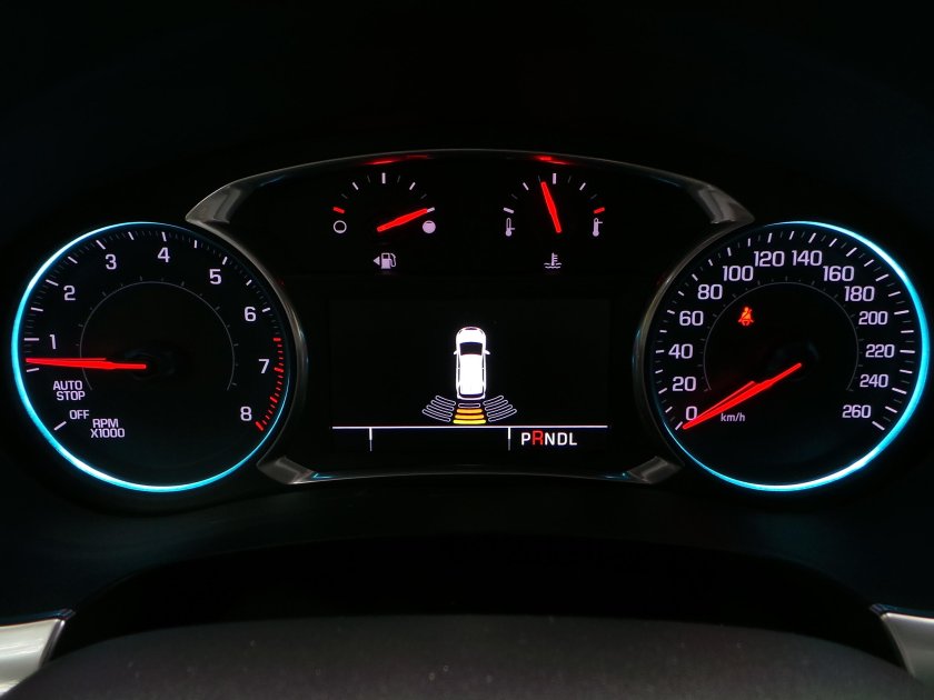 Панель в Шевроле траверс