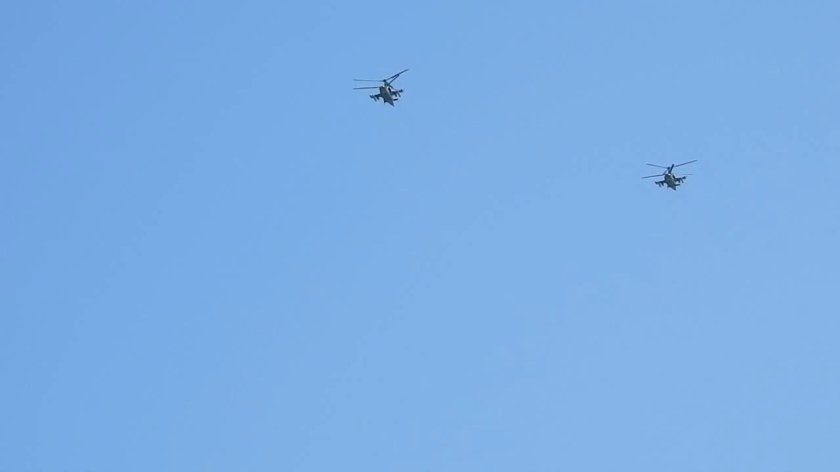 Вертолет в небе