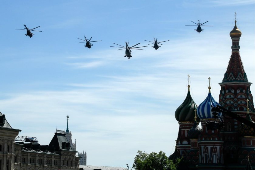 Вертолет парад Кремль