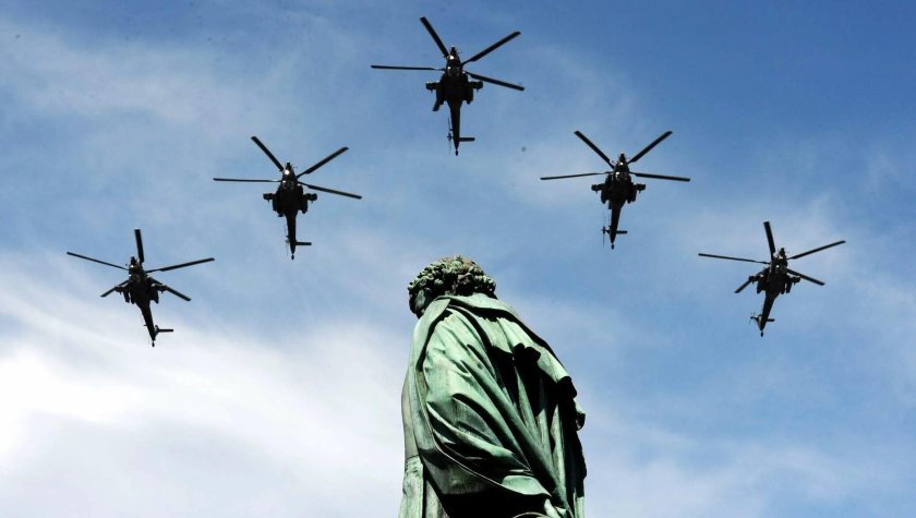 С днем Победы вертолет