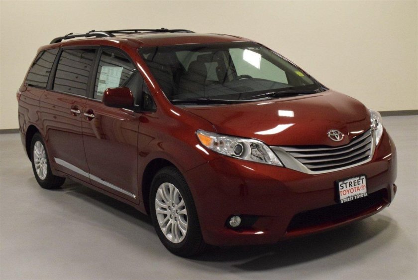 Toyota минивэн Sienna