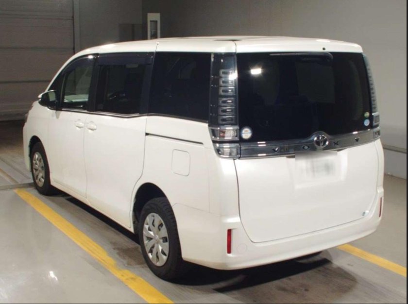 Ниссан Серена 2017 года