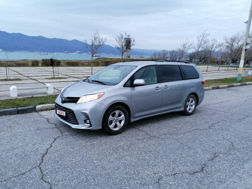 Toyota sienna 3