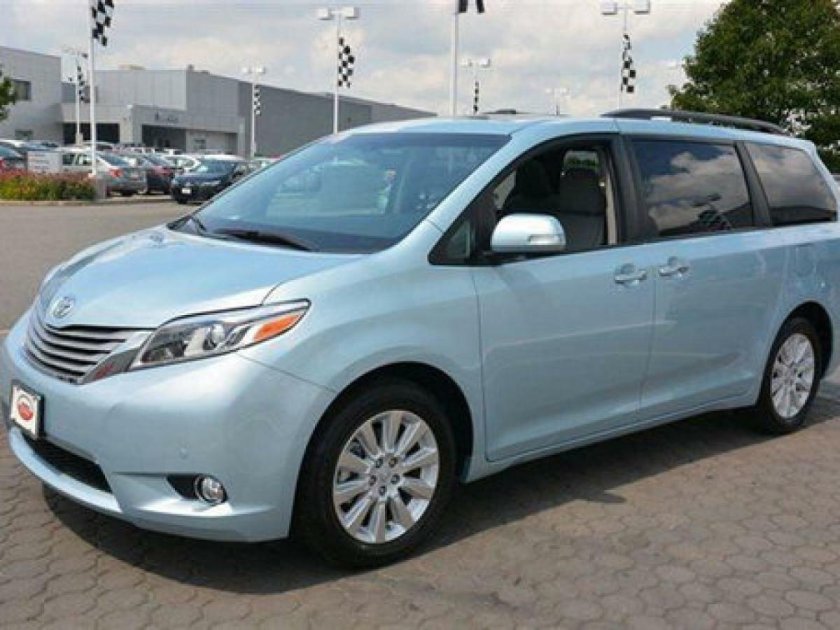 Toyota Sienna левый руль