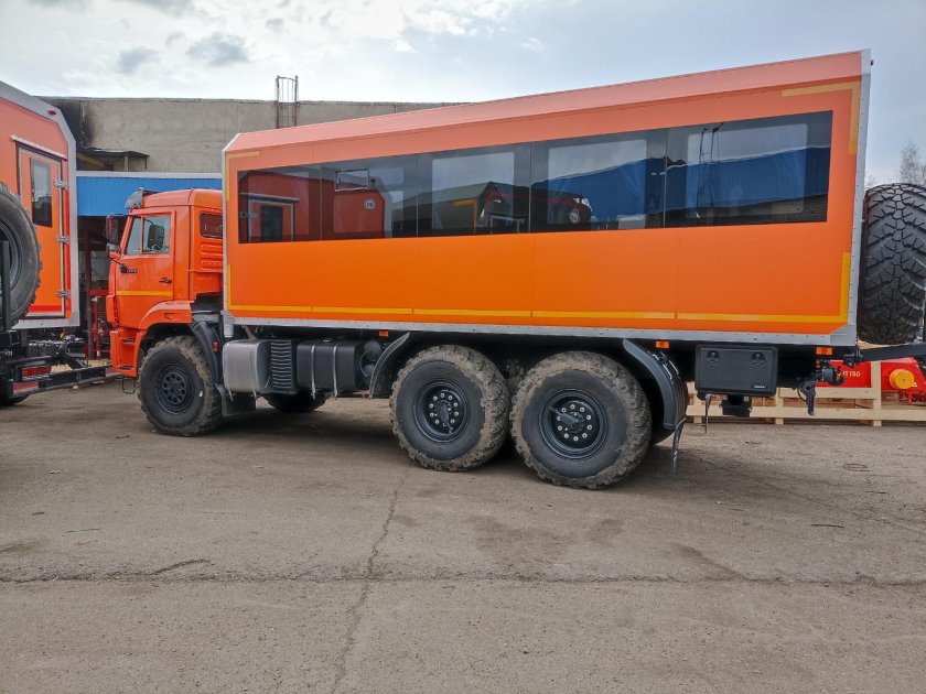 КАМАЗ 43118 вахтовка