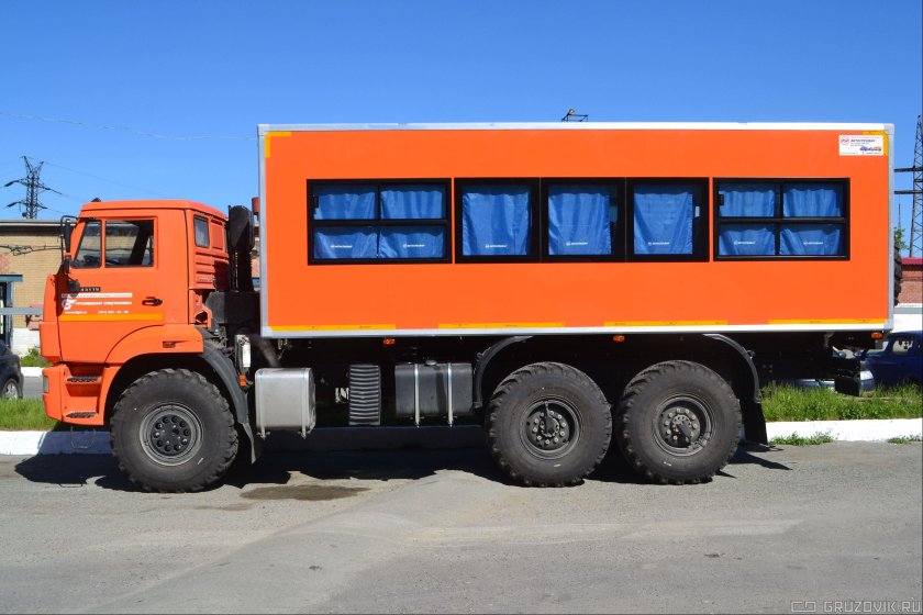 КАМАЗ 43118 вахтовый автобус