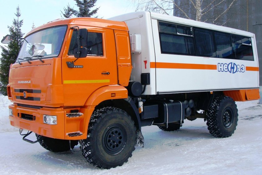 Вахтовый автобус НЕФАЗ 42111