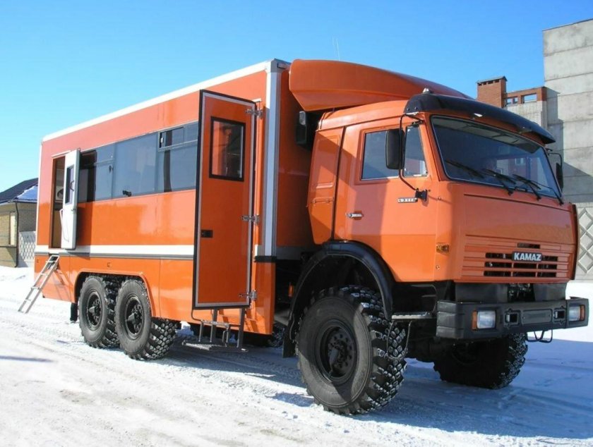КАМАЗ 43118 вахтовый