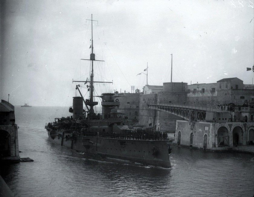 Броненосный крейсер Джузеппе Гарибальди