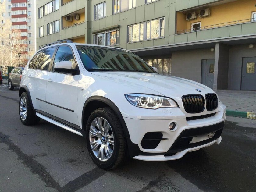 БМВ е70 белый