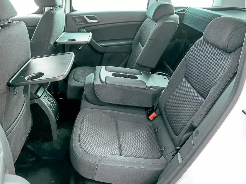 Skoda Yeti салон сзади
