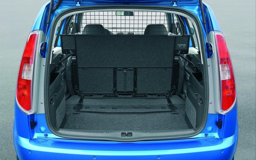 Skoda Roomster багажник