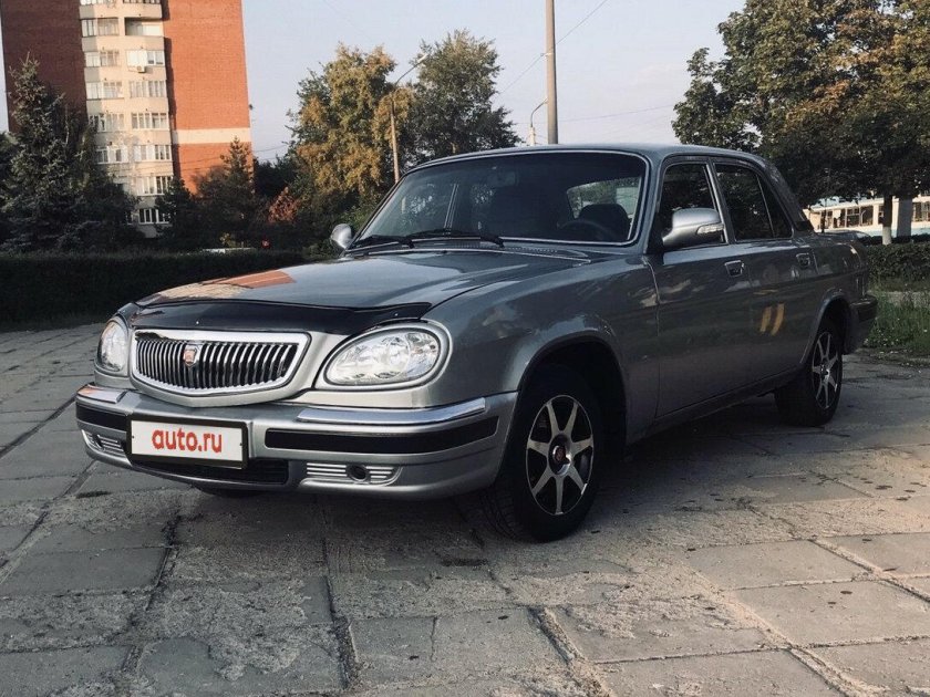 ГАЗ Волга 31105 серебристый