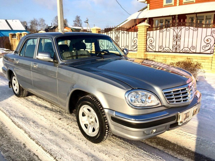 ГАЗ Волга 31105 серебристый