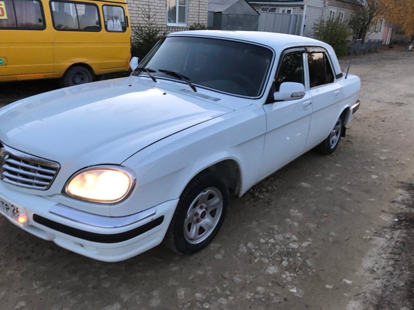 ГАЗ 31105 белая