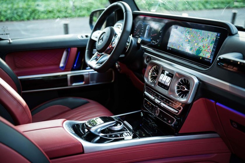 Мерседес Гелендваген 2023 салон