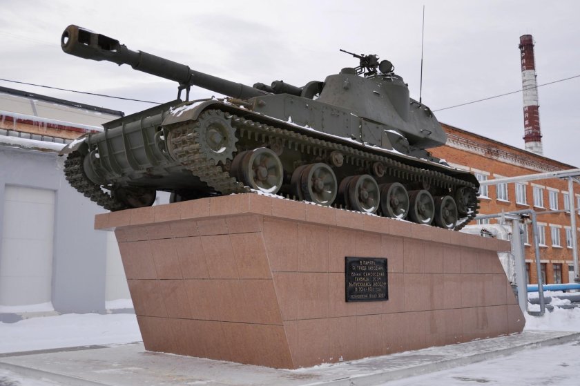 Памятник танк в алтайское т62