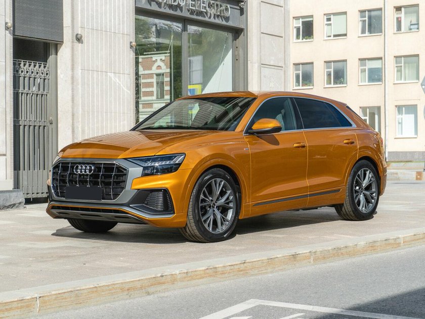 Audi q8 Orange Dragon