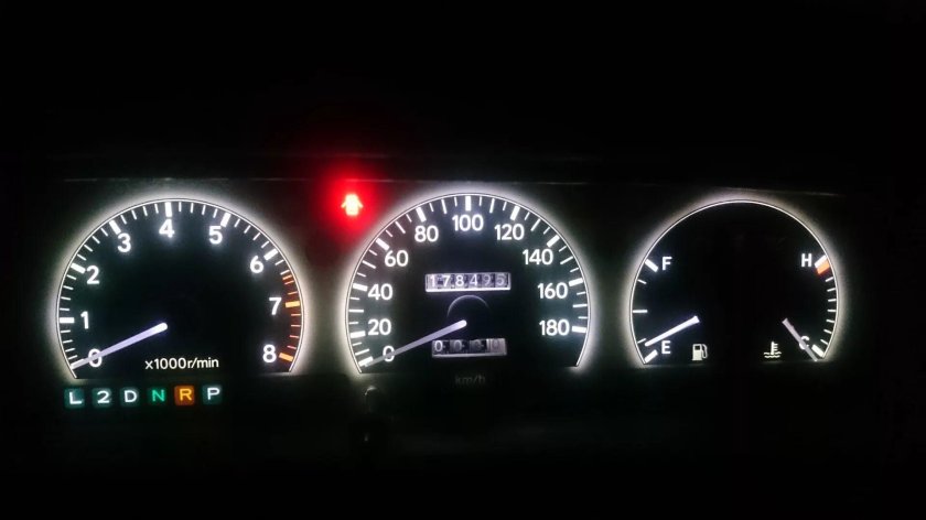 Toyota Crown приборная панель