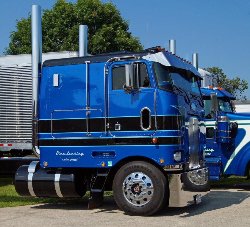 Peterbilt 362