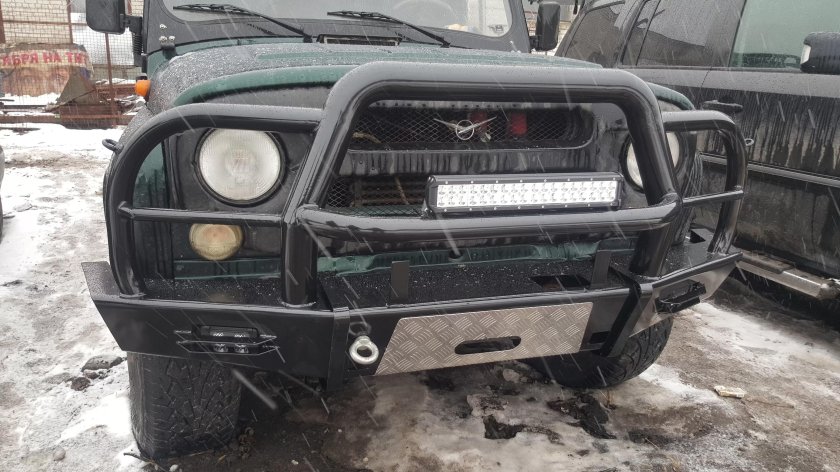 Силовой бампер на УАЗ 469