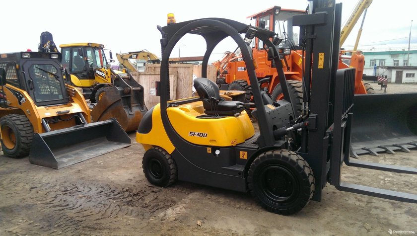 MST вилочный погрузчик