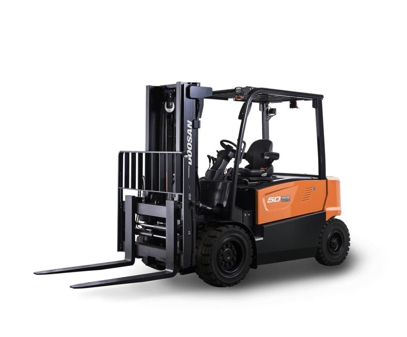 Электрический вилочный погрузчик