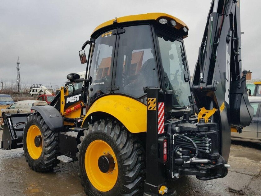 Экскаватор-погрузчик MST m644 Plus