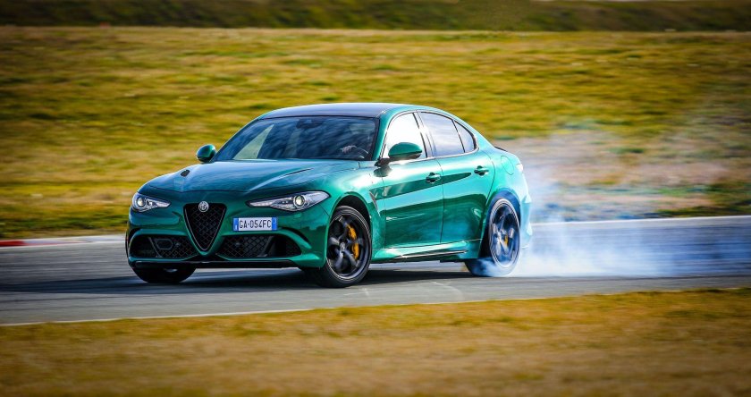 Альфа Ромео Giulia Quadrifoglio 2020
